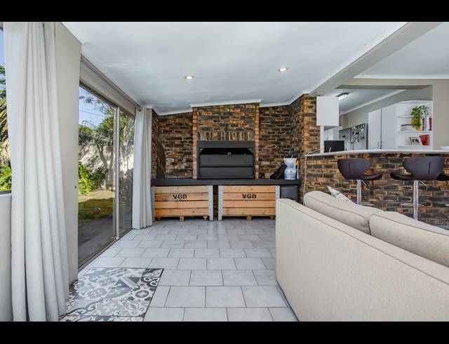 4 BEDROOM FREEHOLD FOR SALE IN PAARL NORTH